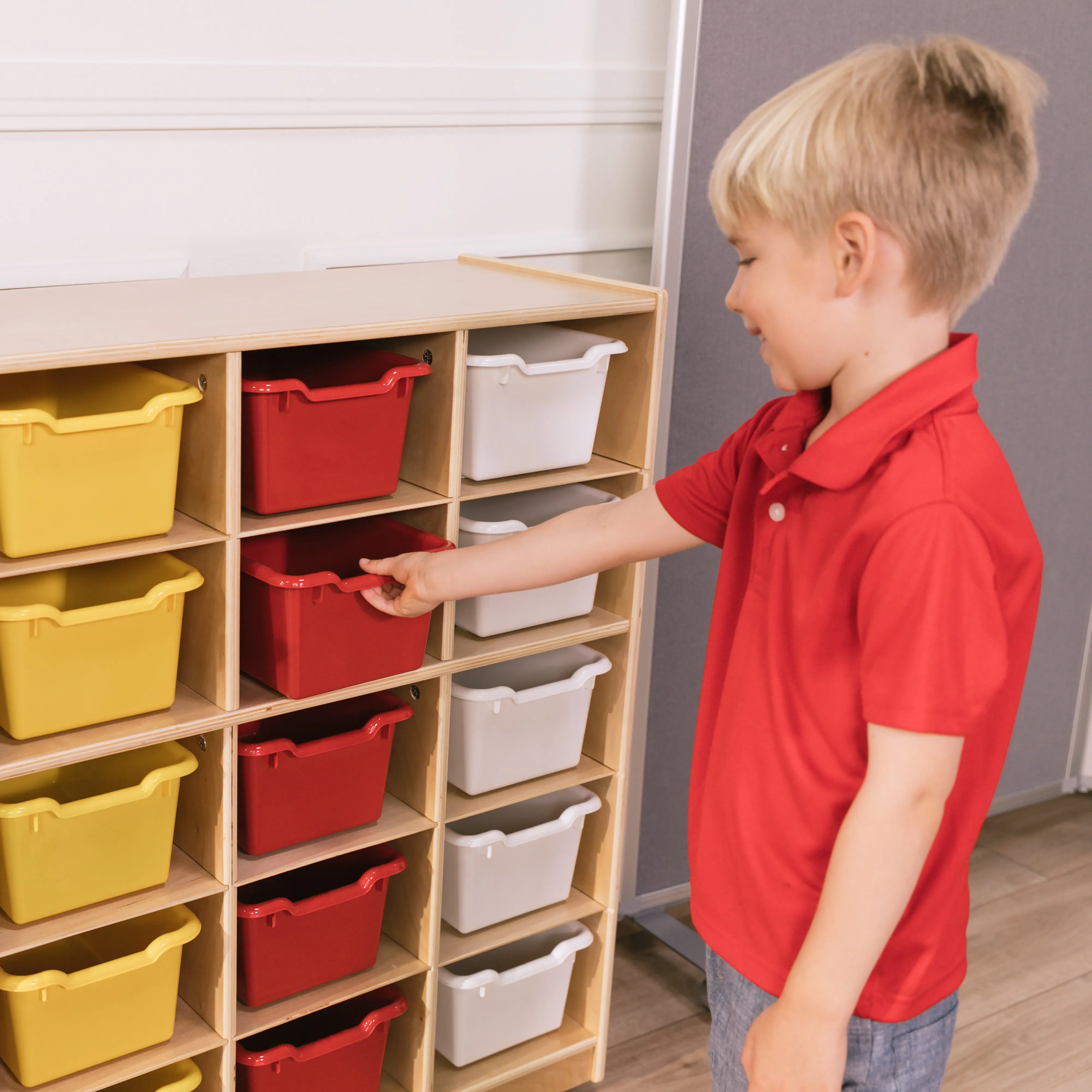 25 Cubby Mobile Tray Cabinet with Scoop Front Storage Bins, Natural, Classroom Furniture