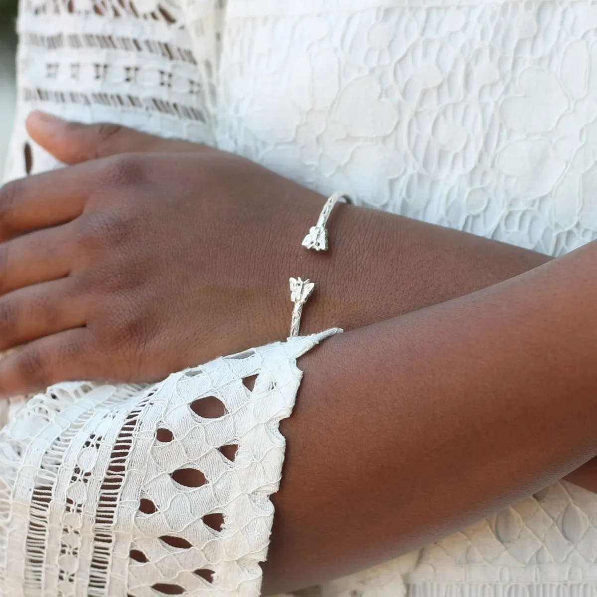 Extra Light Butterfly Bangle with Calypso Pattern