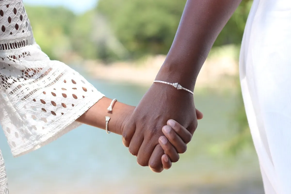 Extra Light Butterfly Bangle with Calypso Pattern