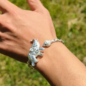 Heavy Elephant and Taj Mahal Bangle with Diamante Pattern