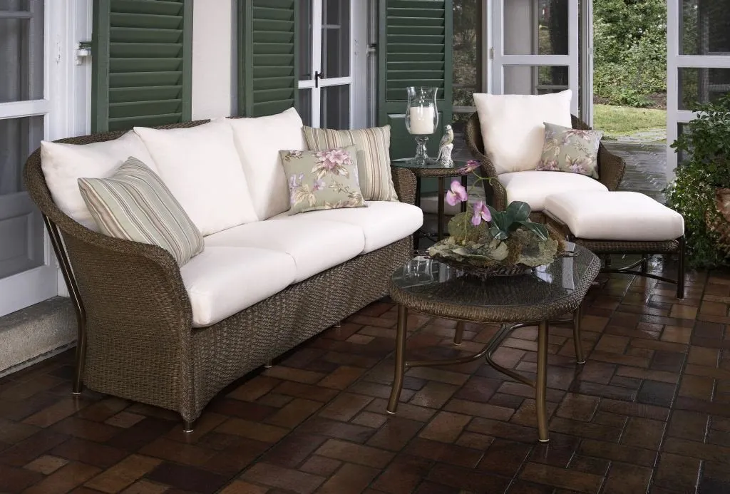 Weekend Retreat Outdoor Wicker Ottoman